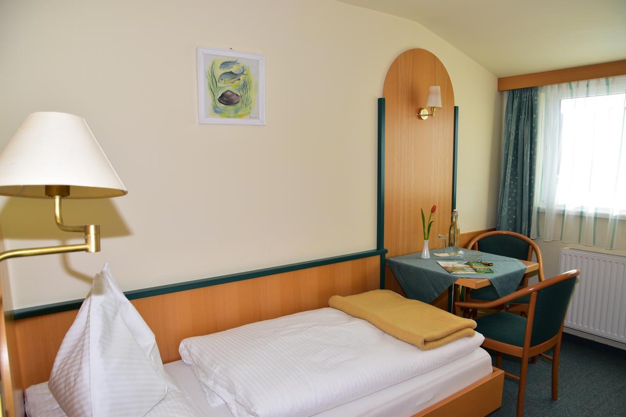 Florianihof Hotel Miesenbach  Exterior photo